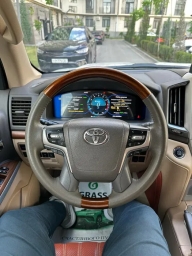 Toyota Land Cruiser 200 4.0 L yili: 2015