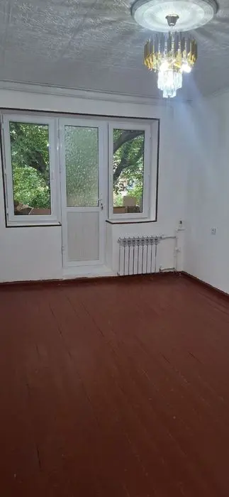 Ijaraga kv bor 1mikrda 1 xonalik rasmdagidek yangi remontdan chiqgan .