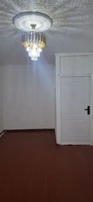 Ijaraga kv bor 1mikrda 1 xonalik rasmdagidek yangi remontdan chiqgan .