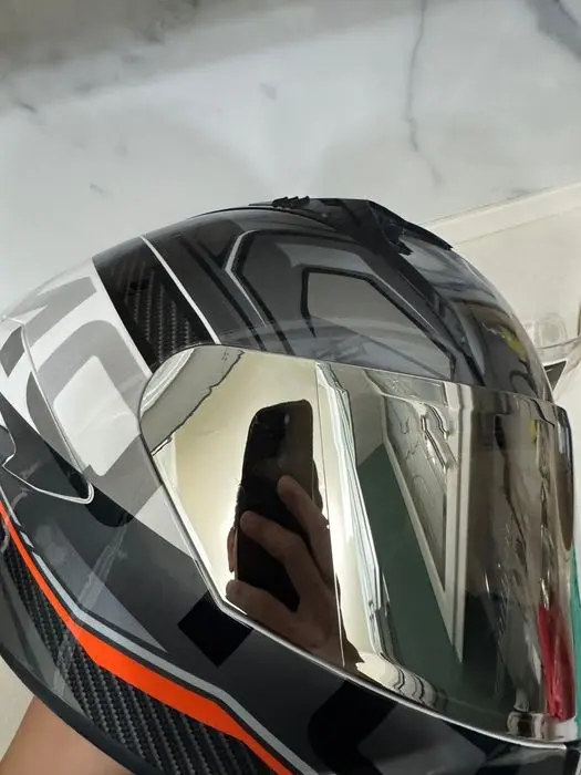 Moto shlem +perchatki bonus