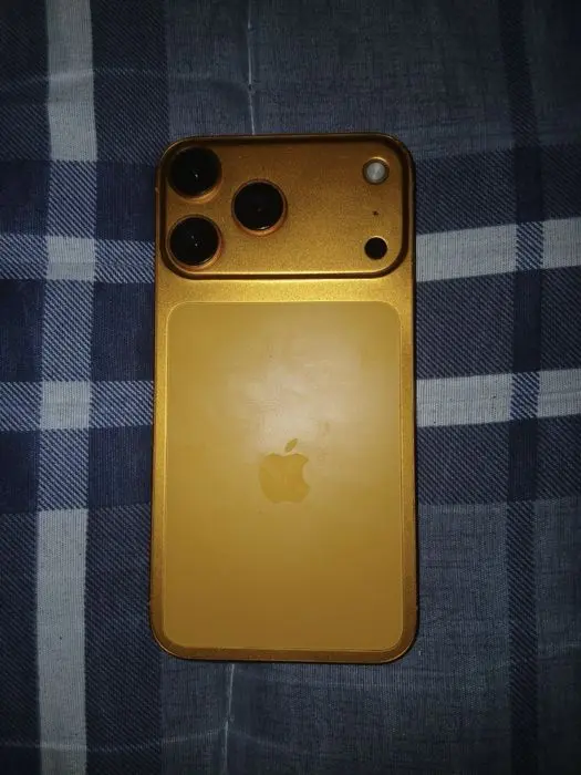 IPhone xr 17 pro korpus qoyilgan