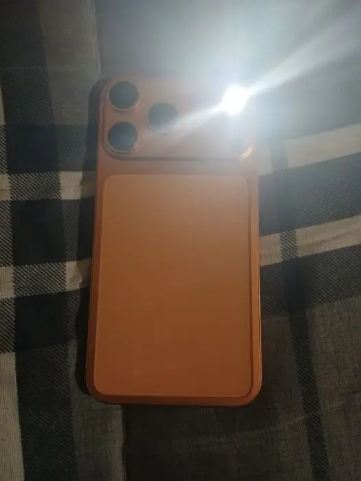 IPhone xr 17 pro korpus qoyilgan