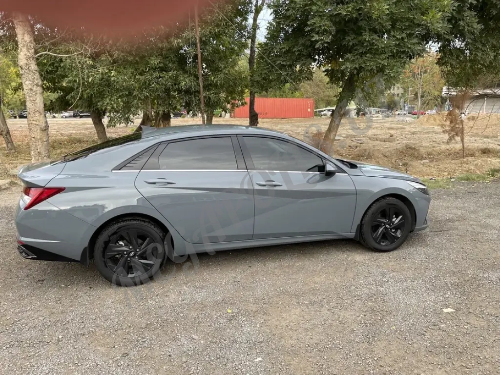 Hyundai elantra 2021