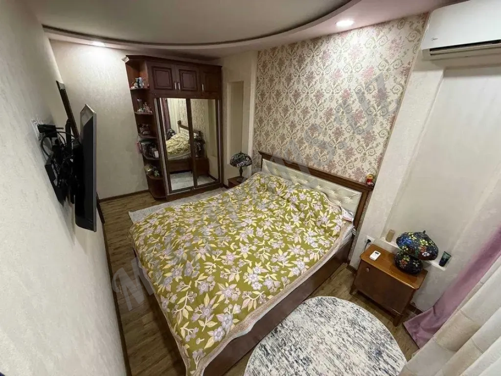 Продаю Квартиру Юнусабад-7 4/4/4