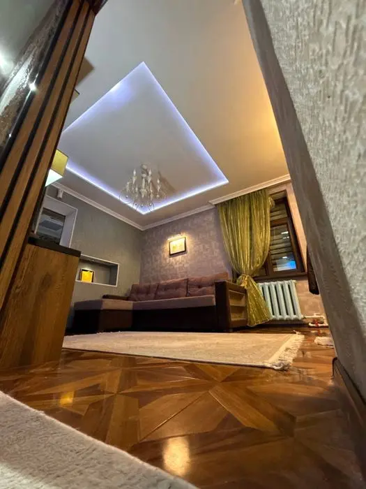 Ойбек метро. 45м2  срочно