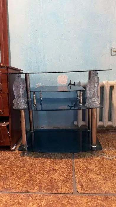 Подставка, телевизор ва сандик сотилади