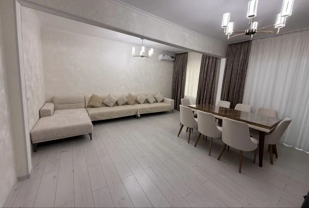 Код 903   Продается 4/5/5 ком квартира куйлюк массив 5