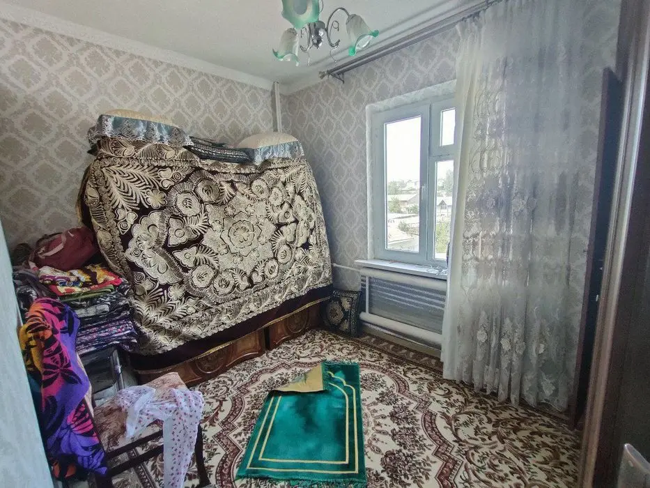 Qorasu 6 kvartira sotilad