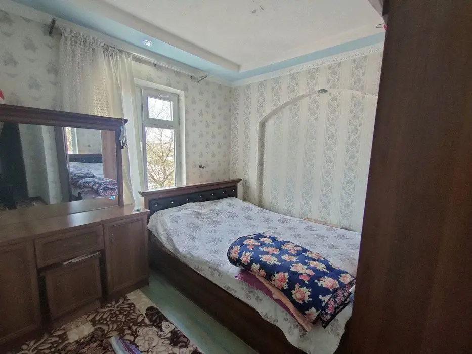 Qorasu 6 kvartira sotilad