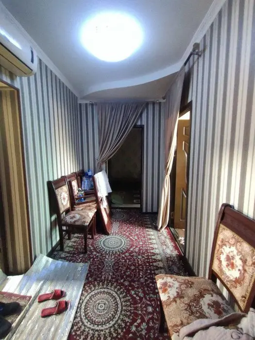 Qorasu 6 kvartira sotilad