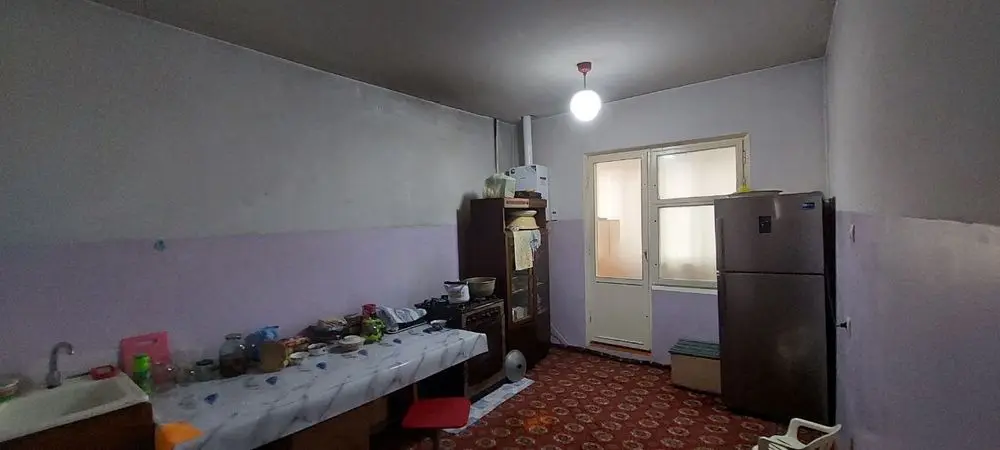 3 xonali kivartira sotiladi