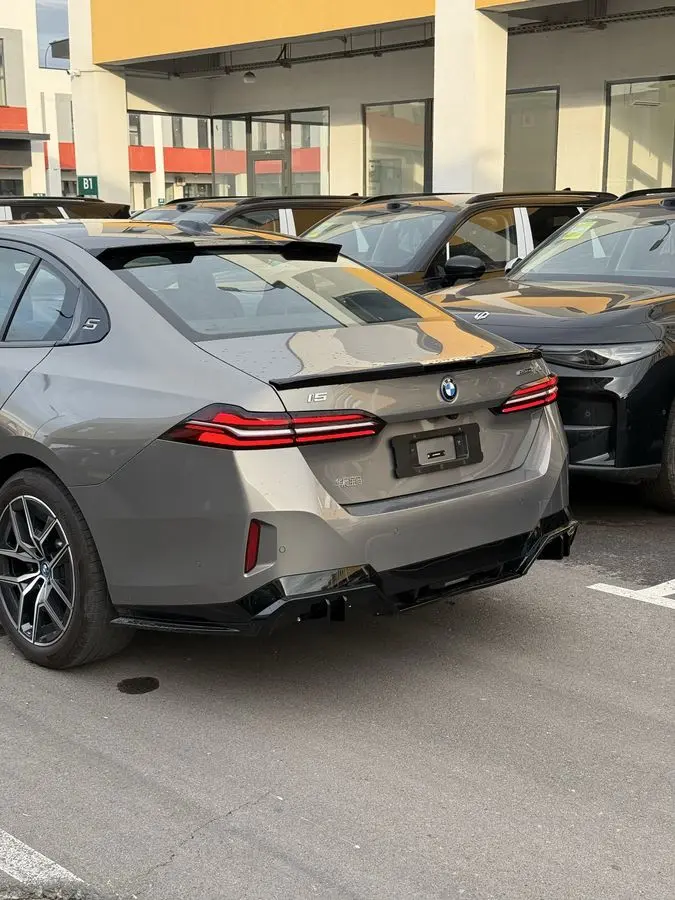 Bmw i5 35 L Full Option Limited