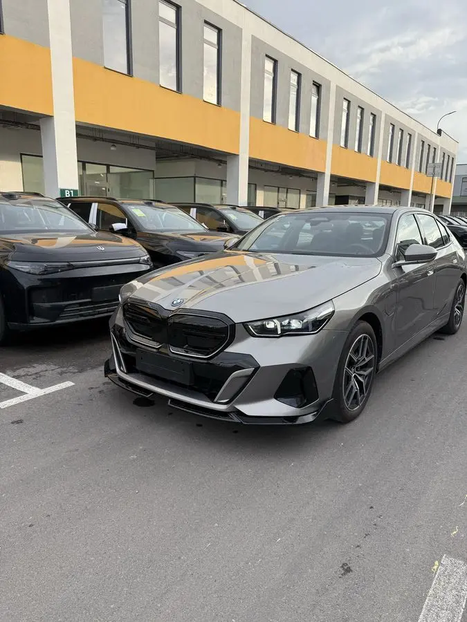 Bmw i5 35 L Full Option Limited
