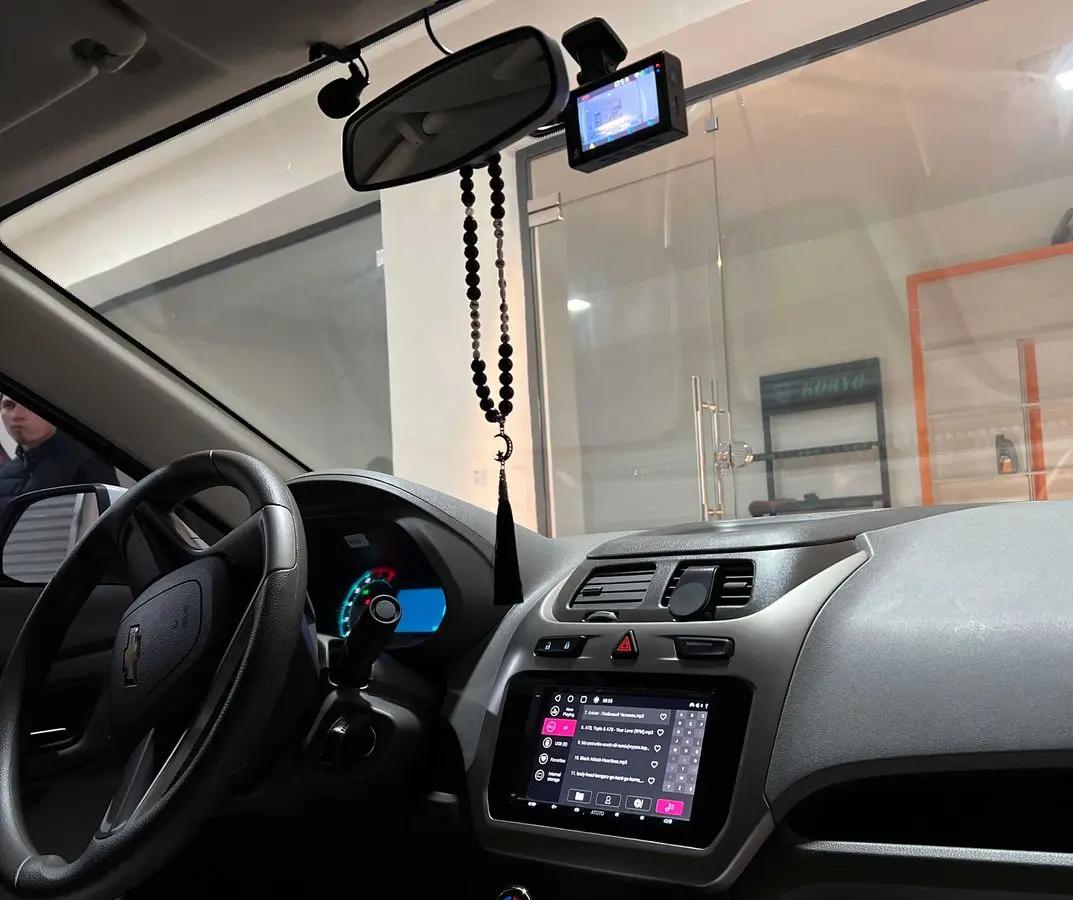 Cobalt  2023  White Full