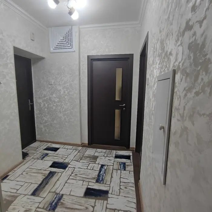 Ўзимни уйим 9-ҲУДУД 2*3/5/7 Балкон 2*6 Нақд ва Ипотекага Сотаман.
