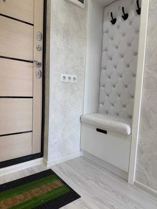 Продаётся своя 2x комн.квар.54 кв. ЦУМ. 110 школа Посольство Кореии.