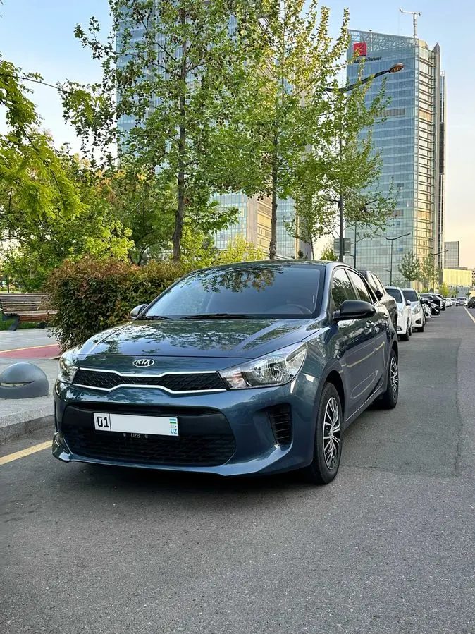 Продается Kia Rio 2018г, цвет Синий Дымчатый (Smoky Blue)