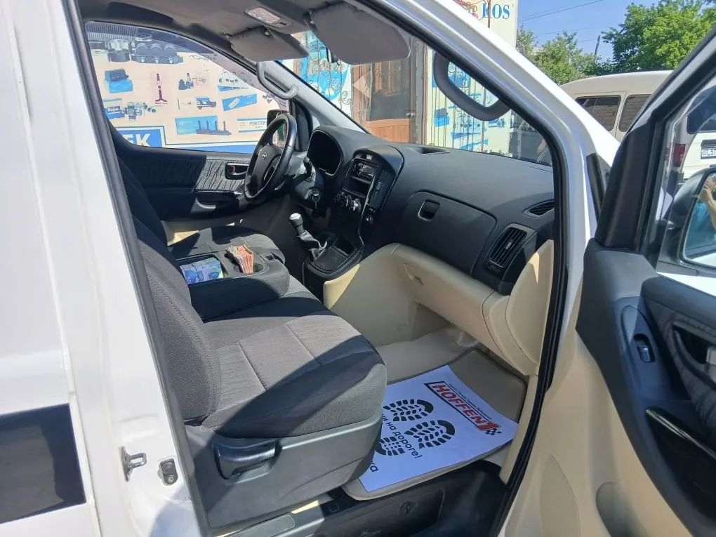 Hyundai starex H-1