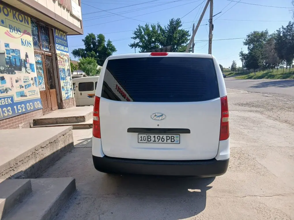 Hyundai starex H-1