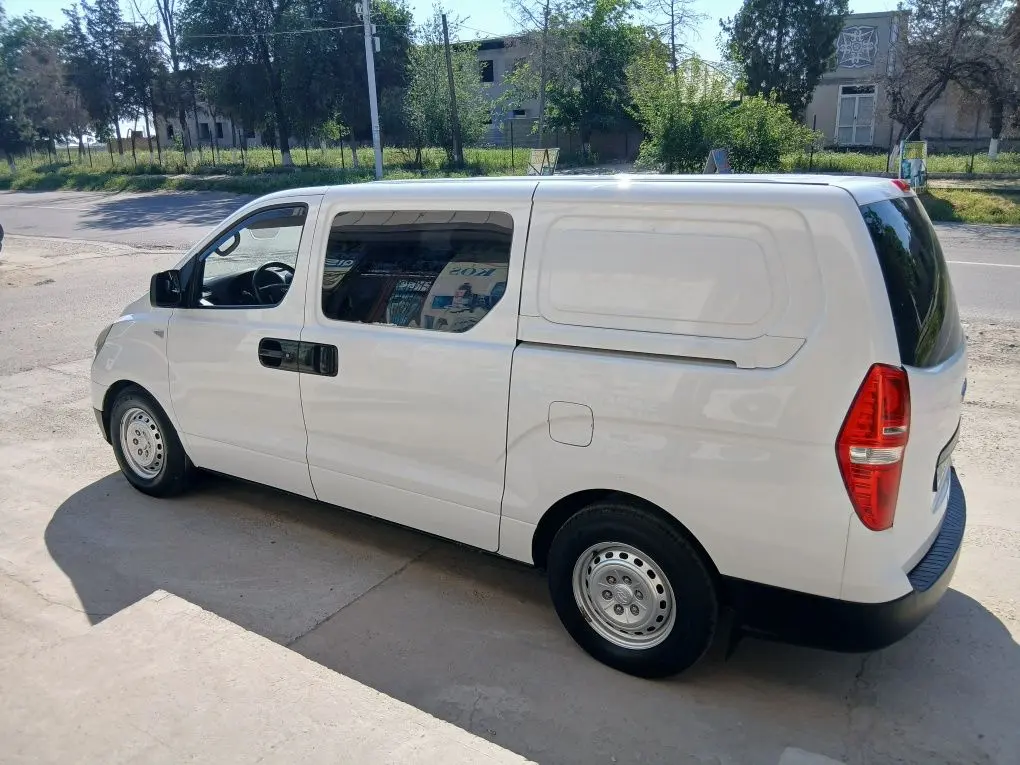 Hyundai starex H-1