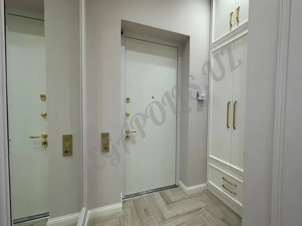 London Продается 3 комнатная квартира ремонт ул.Новомосковская