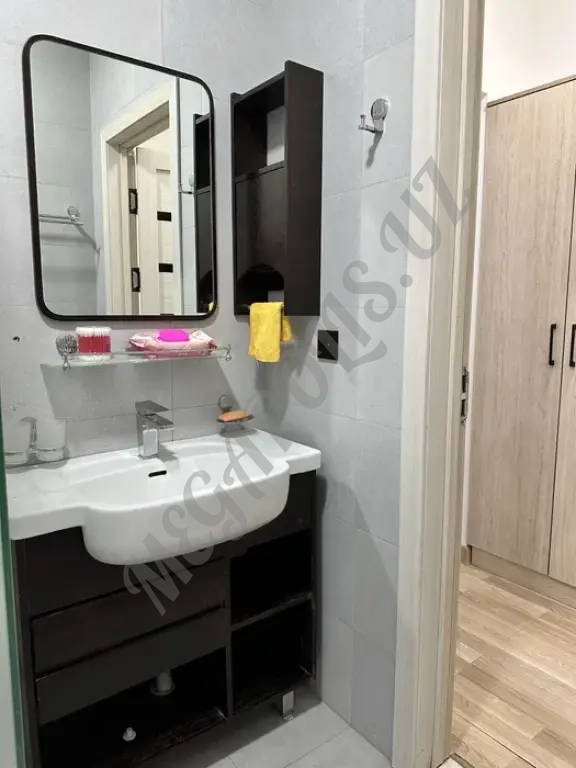 СРОЧНО Продается своя студия 28м2 . Ул. Махтумкули , ЖК Бешчинор