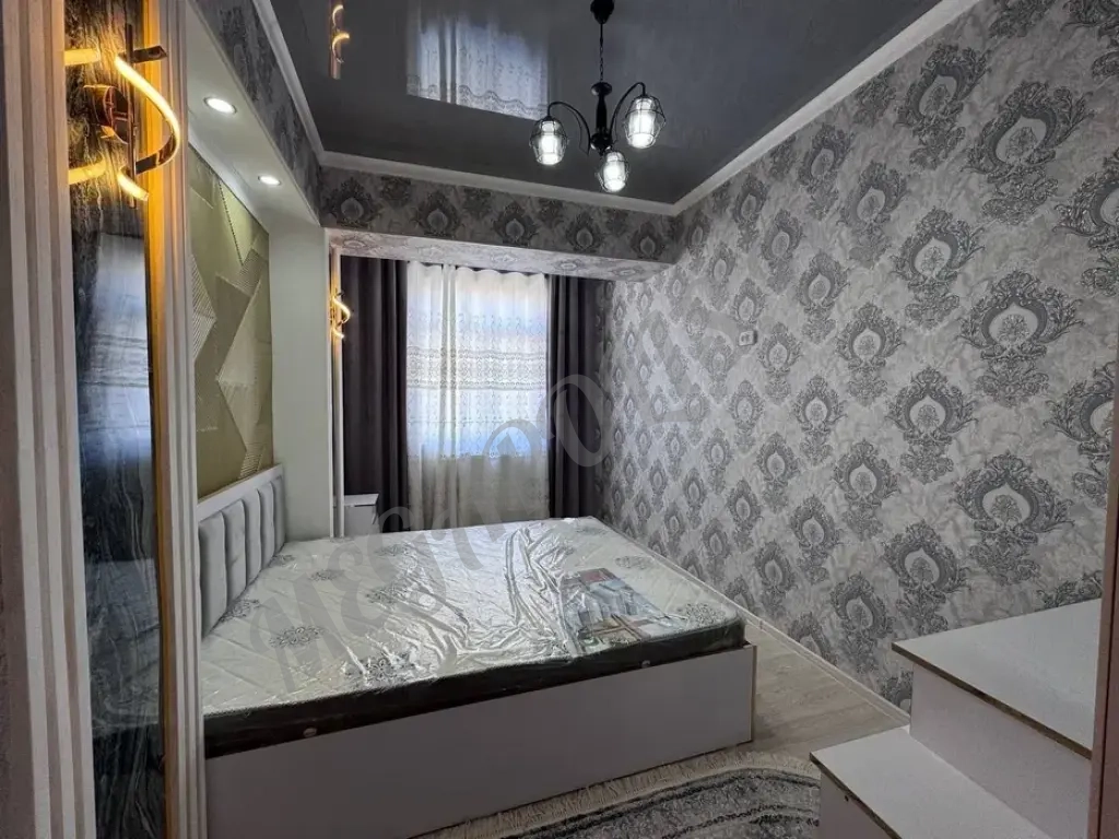 2 xonali kvartira sotiladi