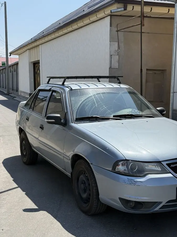 Nexia 2 1.6 sotiladi