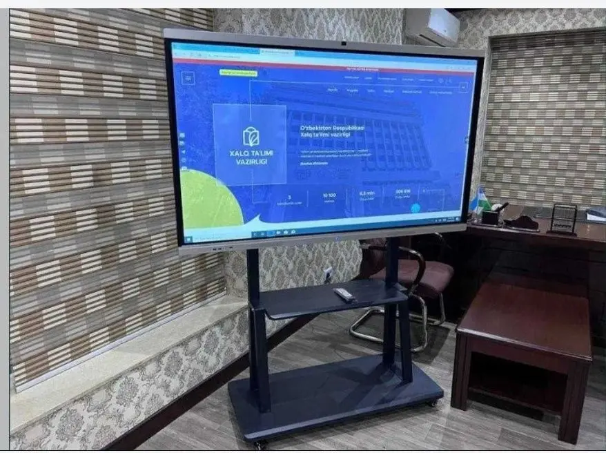 Сенсорная интерактивная панель 55–98″ Ultra HD