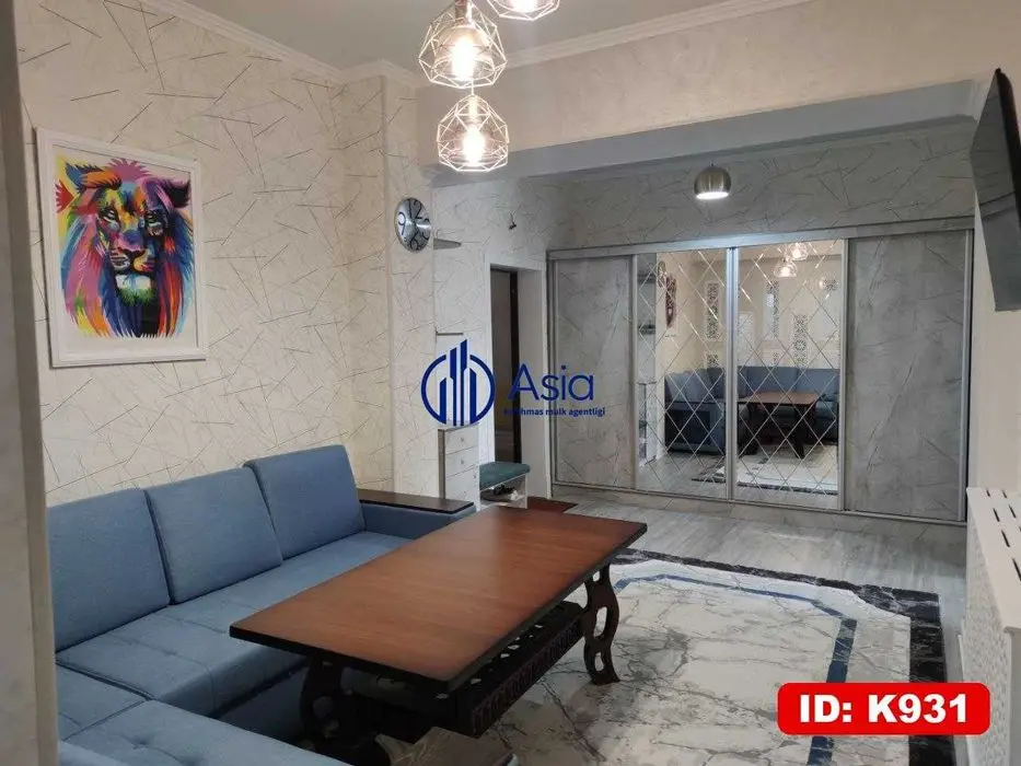 K931 Srochna Kritiy Mega market yuqorisidan 2x xona kvartira sotiladi