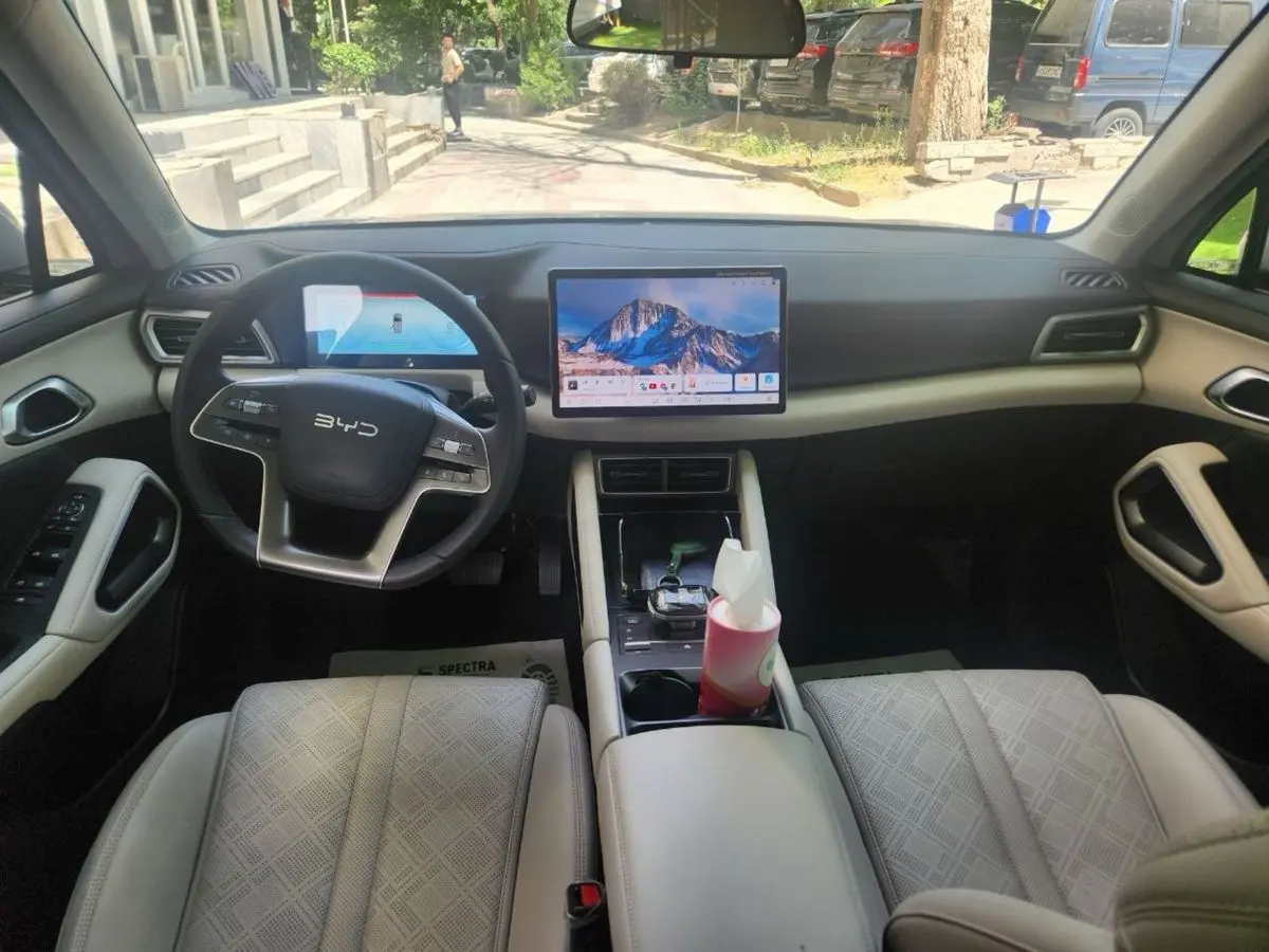 BYD Yuan Up  2025 yil