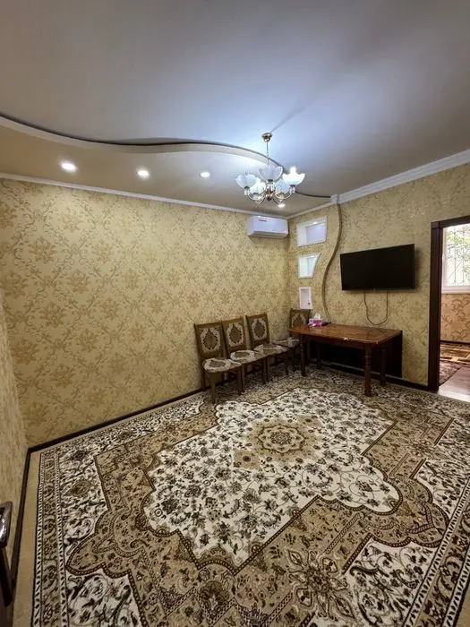 Продается  2-комнатная квартира 50 м² Юнусабад 11 квартал 4/4 метро 5