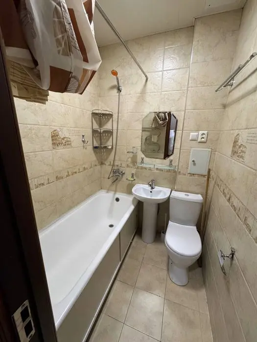 Продается  2-комнатная квартира 50 м² Юнусабад 11 квартал 4/4 метро 5