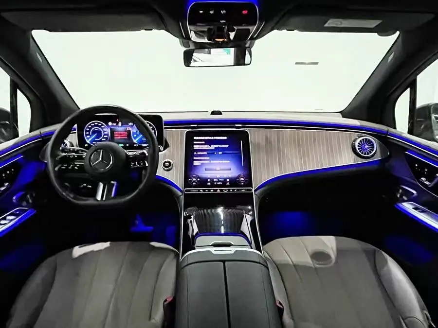 Mercedes EQE500 Luxury 2024 yil