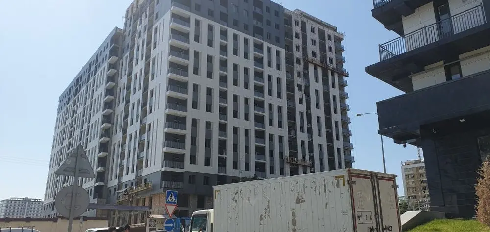 Продаётся 2 комнатная квартира на ЖК Бинкат, Братский могил
