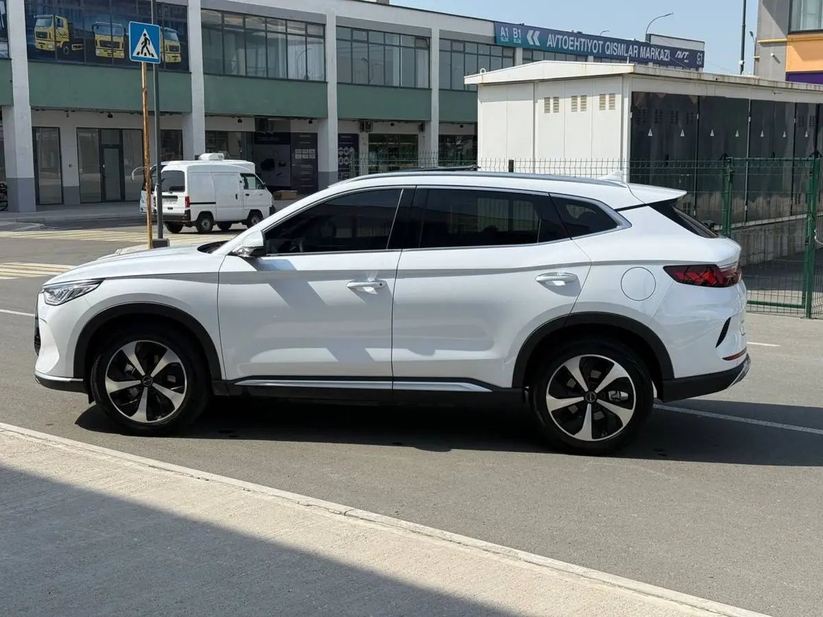 Byd Song+gibrid 2.300$ bilan