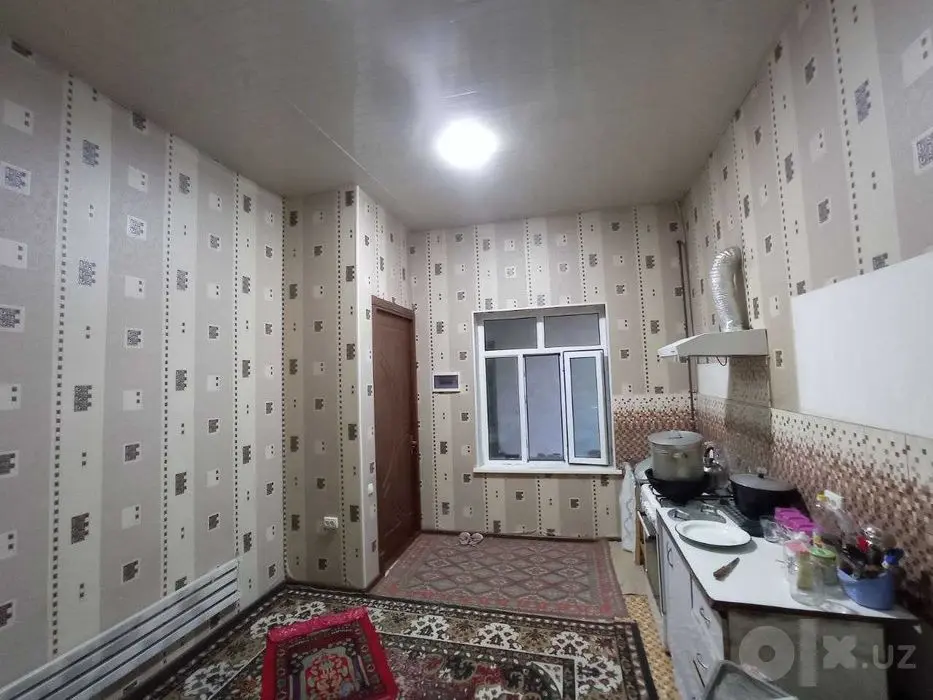 Ko'ksaroyda hovli sotiladi
