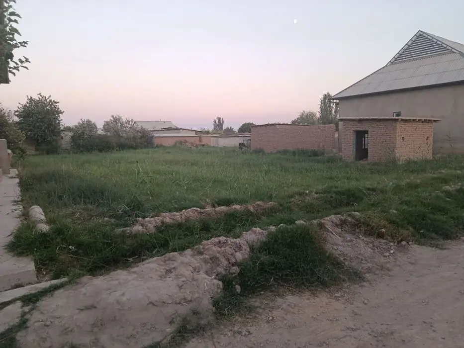 Angor tumanida yer sotiladi