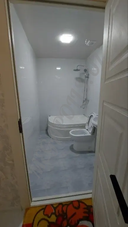 Сдается 6 ком квартира Дуплекс 7-8 этаж с лифтом.