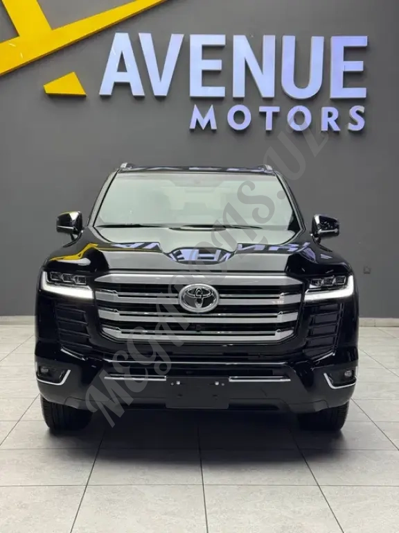 Продается новый Toyota LC300 4.0