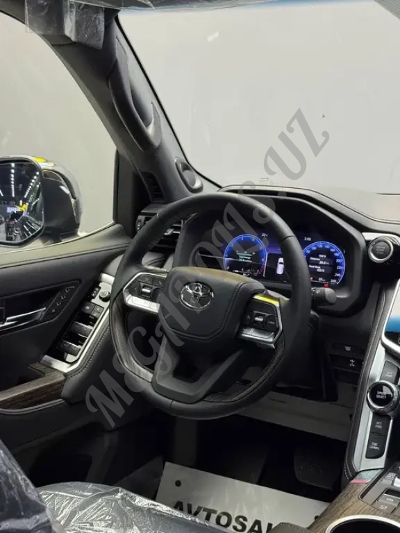 Продается новый Toyota LC300 4.0