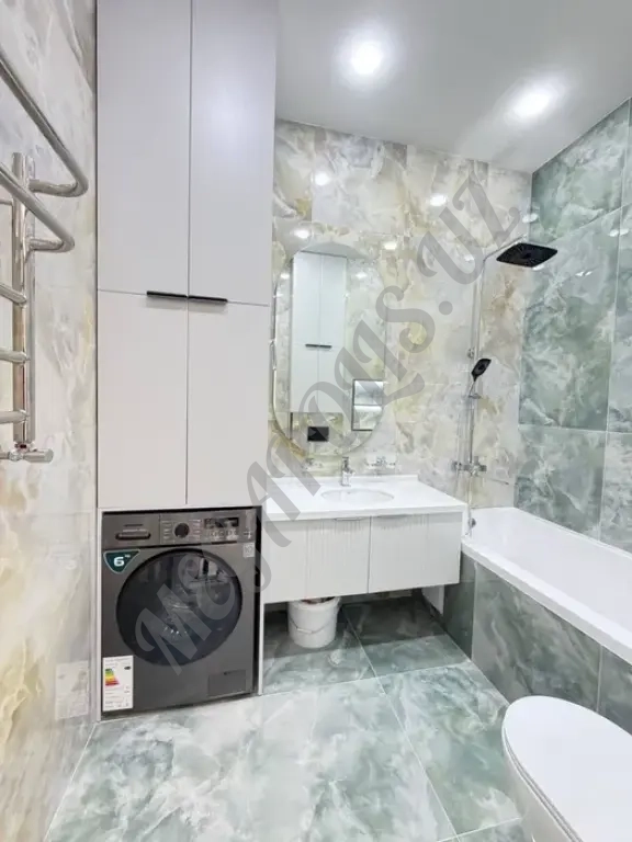 Продаю в центре свою 4 ком квартиры в новостройке