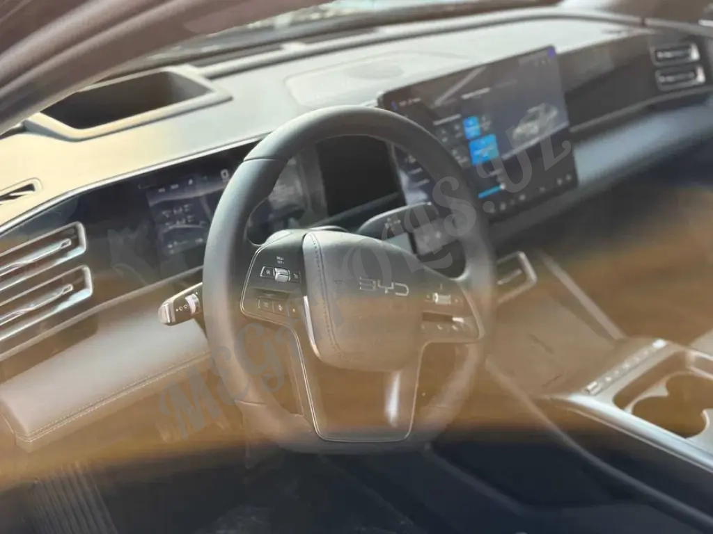 BYD SEAL 6 DM-i 120 km Flagship