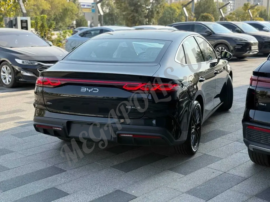 BYD SEAL 6 DM-i 120 km Flagship