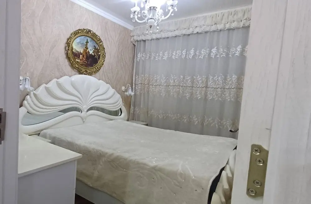 Срочно сдам 3х комн квартиру на метро Максим горький