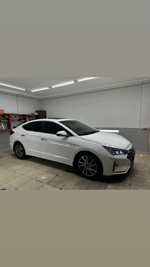 Hyundai Elantra 2019 yil