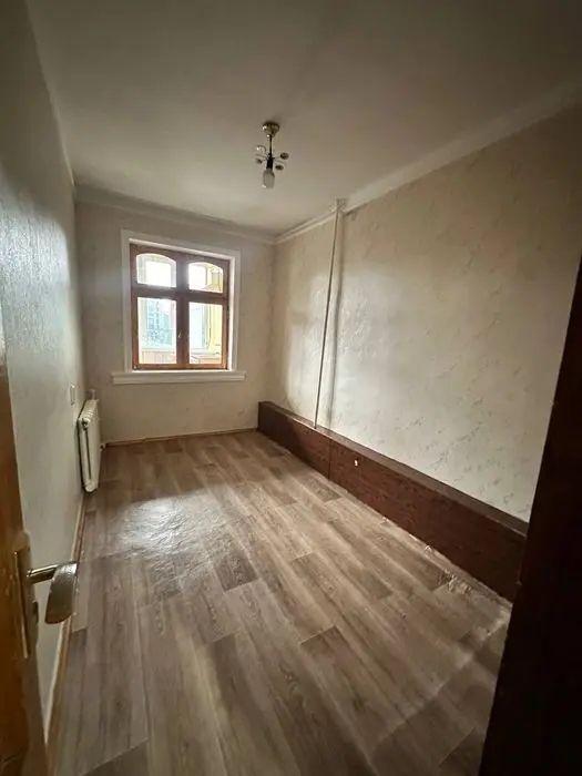 Сдаётся 3 комнатная со всеми удобствами на БИЙ.  36.6 аптека.