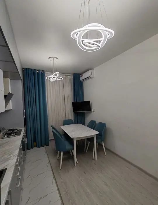 Паркентский продаю Однокомнатную ж/к Parkent Plaza