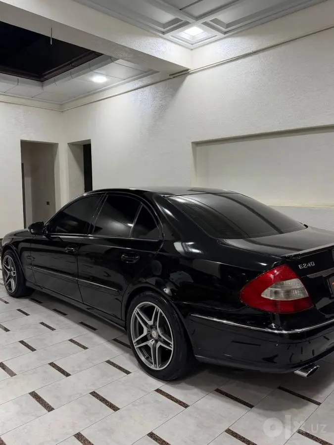 Mercedes Benz W211 E240 Qora