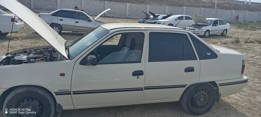 Nexia 1 yaxshi va taxi qilinmagan